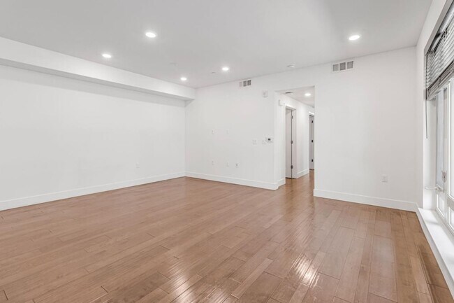 Building Photo - 380 Riesling Ave