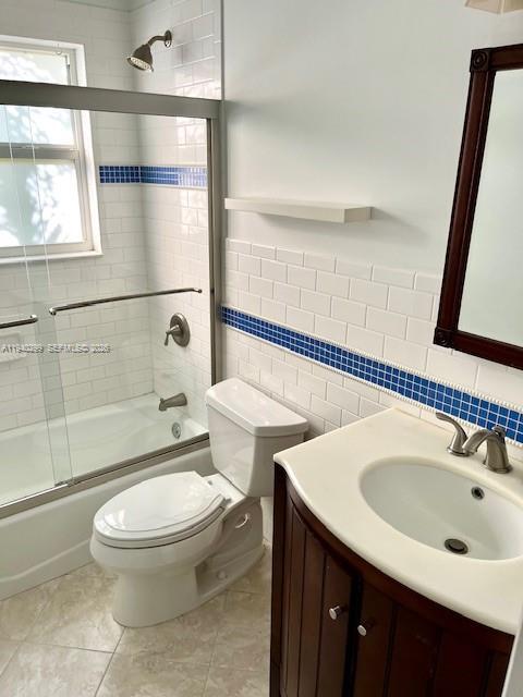 Building Photo - 5650 NE 17th Terrace