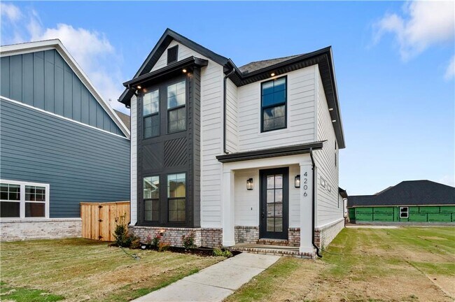 Primary Photo - 4206 W Bronco Dr