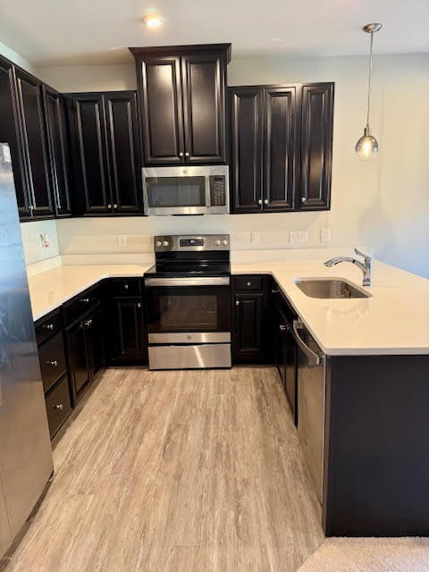 Building Photo - Luxury Townhome in a Prime Goodlettsville Location just Minutes to Nashville!