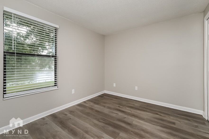 Building Photo - 12418 Hidden Brook Dr