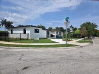 Building Photo - 5152 SW 6th St