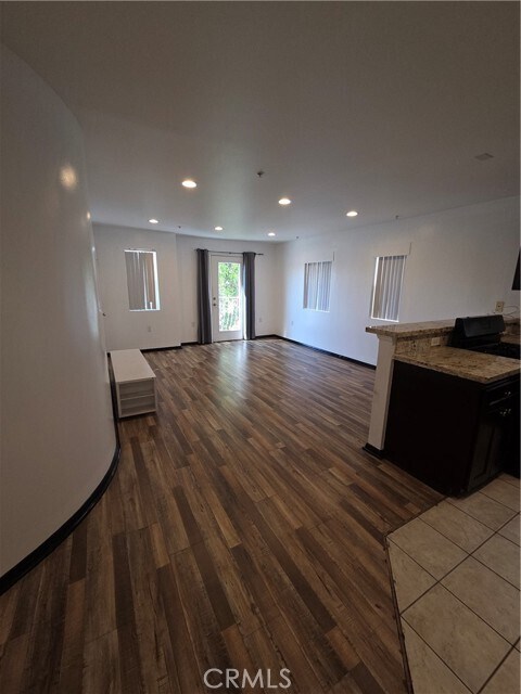 Building Photo - 14537 Archwood St