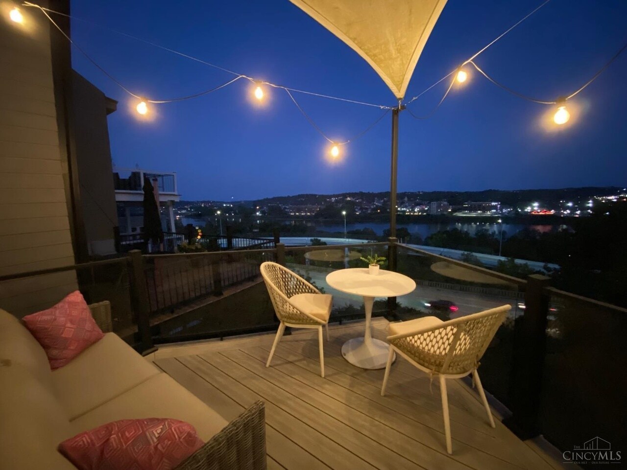 Main Balcony - 1005 Hill St