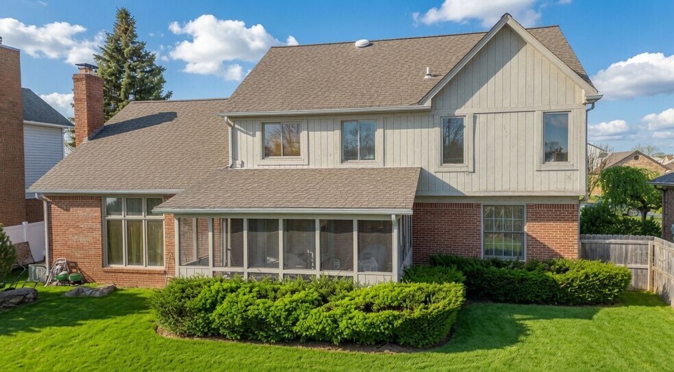 Building Photo - 53428 Gregory Dr
