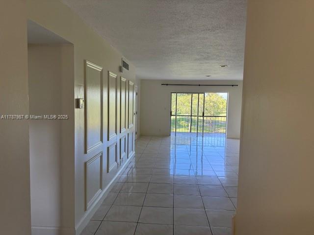 Building Photo - 6101 N Falls Cir Dr