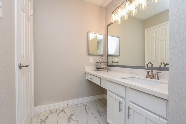 Building Photo - 8307 Stagewood Dr