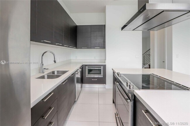 Building Photo - 9115 NW 33rd St