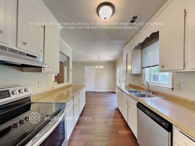Building Photo - 7609 Elm Tree Ln