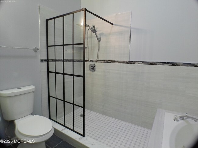 Building Photo - 28 Bayview Ct