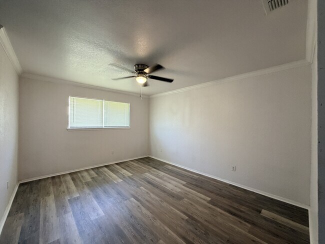 Building Photo - 7326 New Brunswick Dr