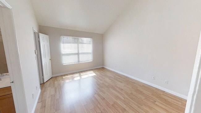 Building Photo - Single-story 3/2 Home Located in Highland,...