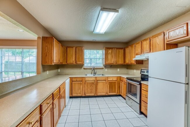 Building Photo - 19311 Cypress Bay Dr