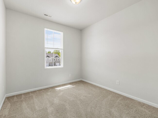 Building Photo - 408 Blockade Shl Ln