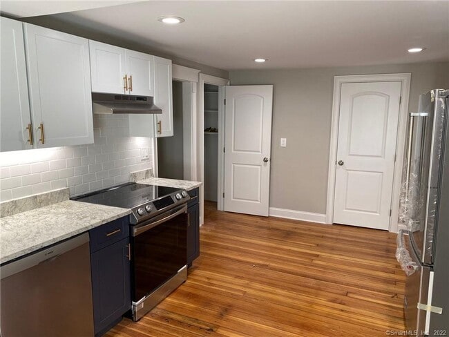 Building Photo - 223 Park Rd