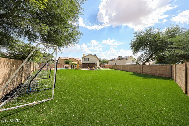 Building Photo - 3902 E Rosemonte Dr