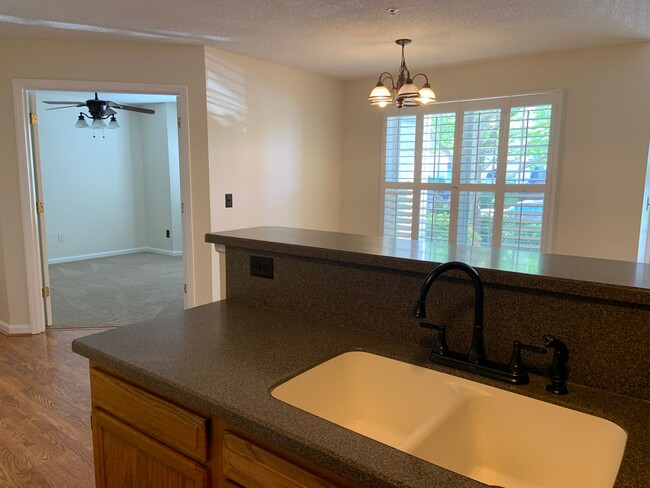 Building Photo - Gorgeous 2BR Somerset Village Condo