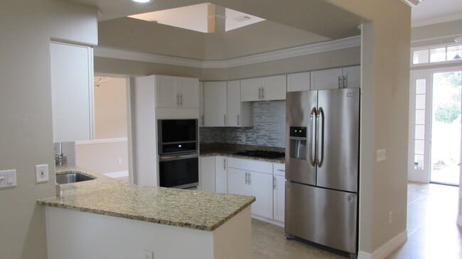 Building Photo - 1326 SW Briarwood Dr