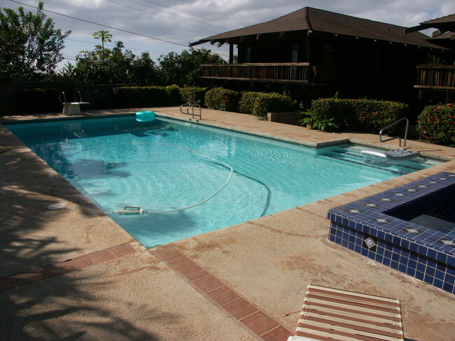 Building Photo - Very private, gated, mostly furnished Maui...
