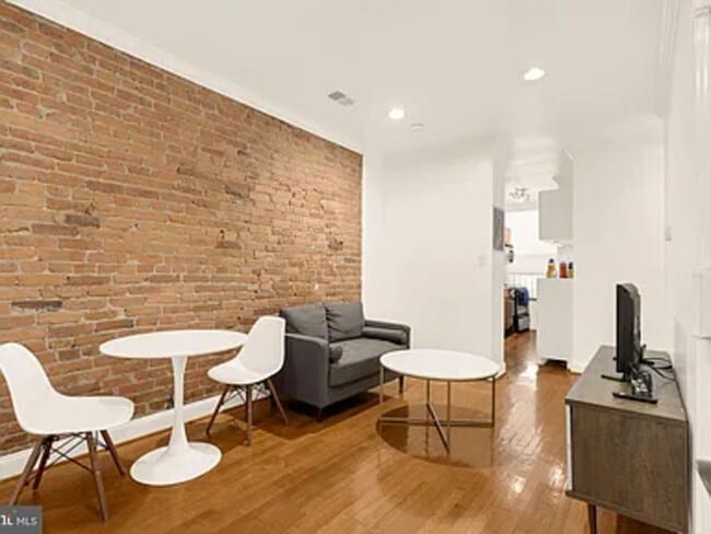 Building Photo - 1835 Mintwood Pl NW