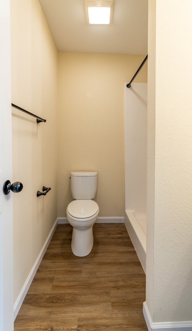 Building Photo - 923 Warrior Hill Dr