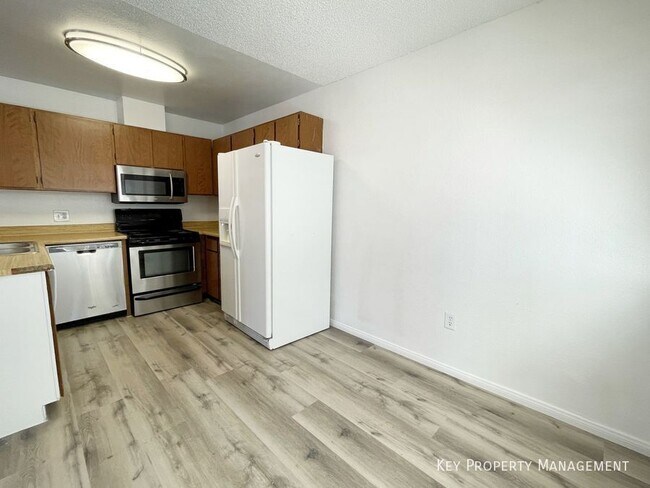 Building Photo - 2705 Jennydiane Dr