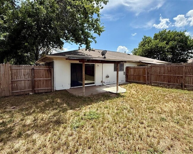 Building Photo - 1304 Parsons Dr