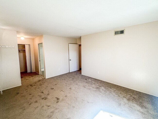 Building Photo - SD: 2B/2BA in the Westwood Community of Rancho Bernardo featuring Air Conditioning and 2-car deta...