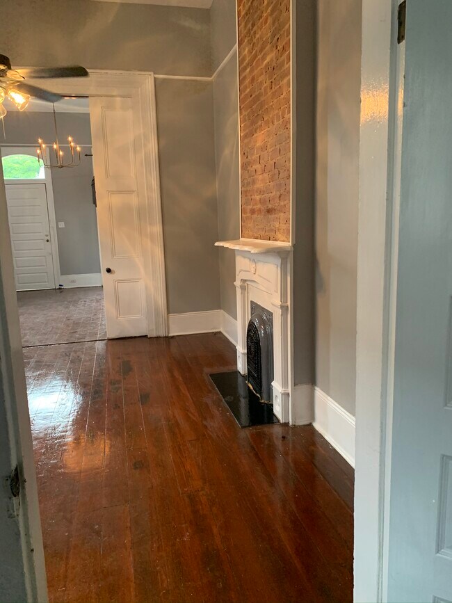 Building Photo - 1418 Mandeville St