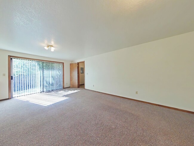 Building Photo - SPRING SPECIAL ~ $1150 OFF FIRST MONTH RENT