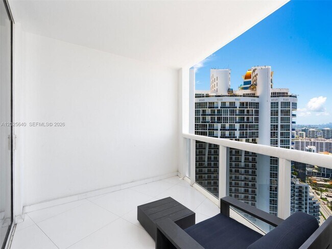 Building Photo - 18201 Collins Ave