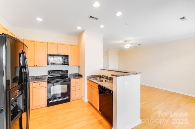 Building Photo - 14130 Castle Abbey Ln