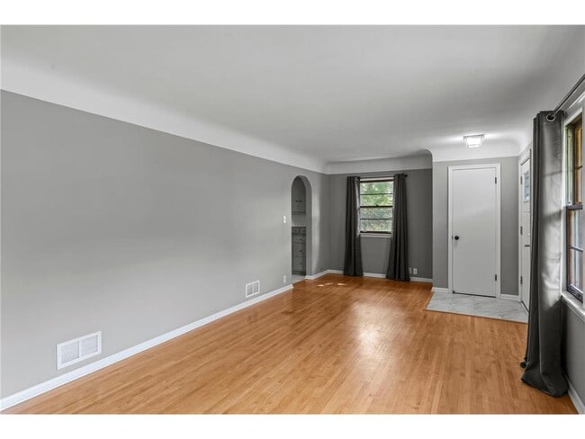Building Photo - 1435 Englert Rd