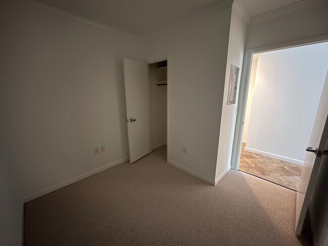 Building Photo - 350 G St SW