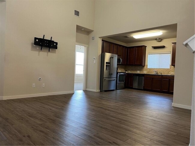 Building Photo - 2001 Faro Dr