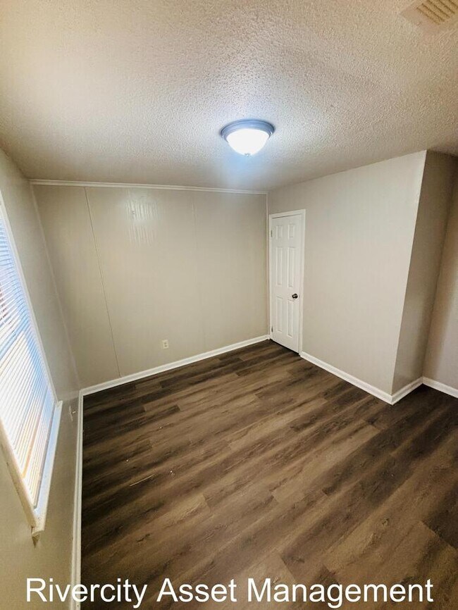 Building Photo - A MUST SEE FRAYSER!!!! SECTION 8 WELCOMED !!!!