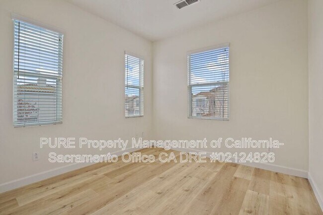 Building Photo - 8292 Crystal Walk Cir