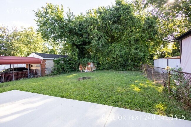 Building Photo - 4123 24th Ave