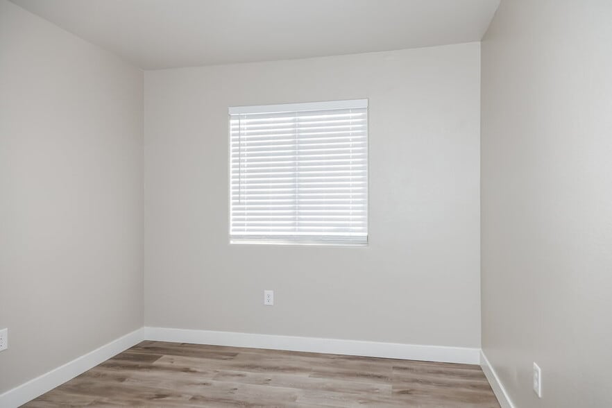 Building Photo - 5285 Mineral Lake Dr