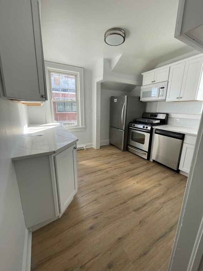 Building Photo - 11 Pearl St