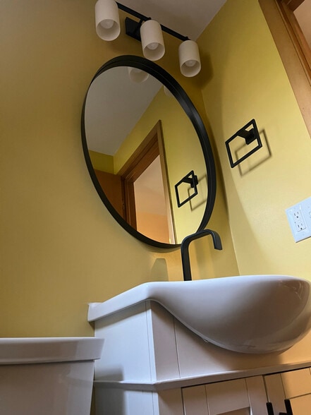 Building Photo - 4755 Esterbrook Rd