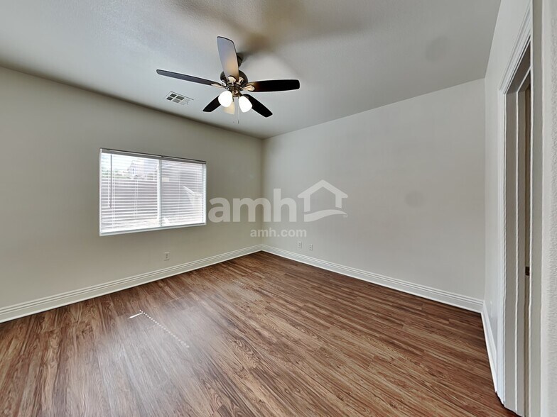 Building Photo - 8825 Moonwood Ct