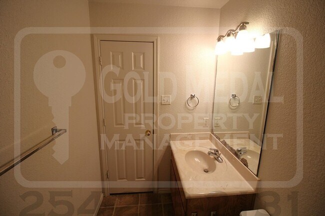 Building Photo - 4302 Hank Dr