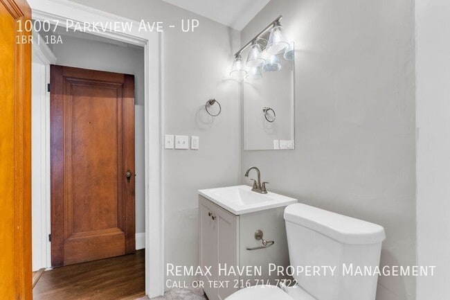 Building Photo - 10007 Parkview Ave