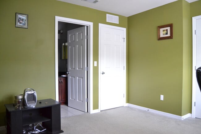 Building Photo - 4687 SW 48th Dr