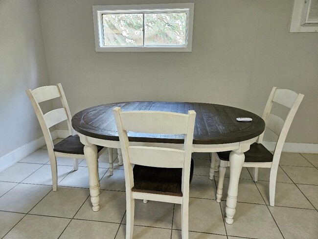 Building Photo - 2021 W Main St