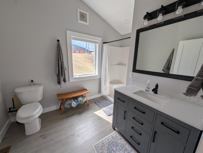 Building Photo - 274 Ragged Mountain Rd