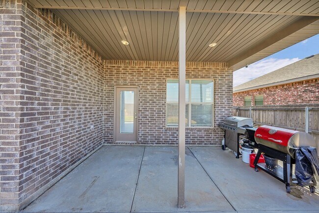 Building Photo - 1103 Masquerade Blvd