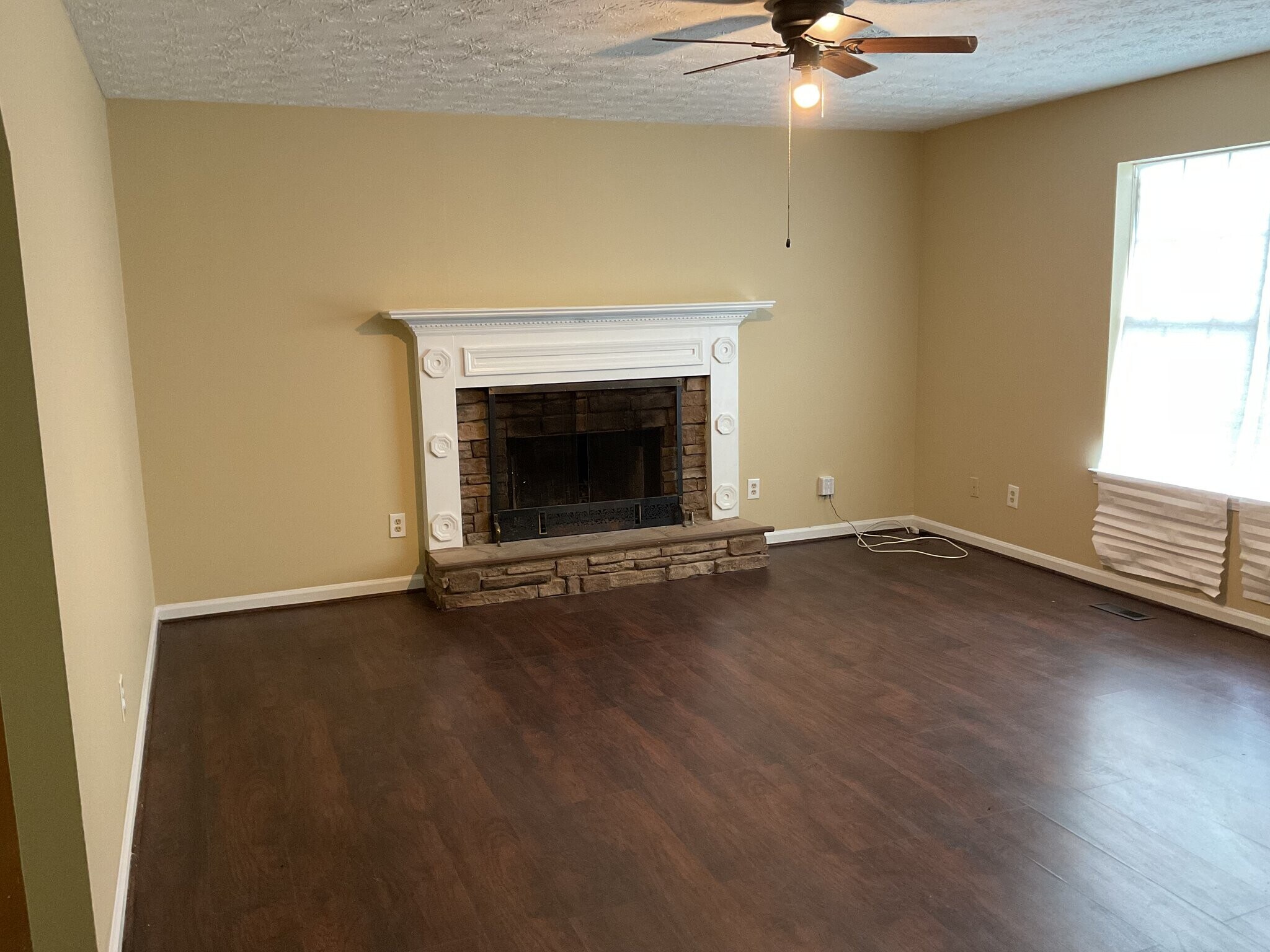 Building Photo - 222 Shadow Wood Dr