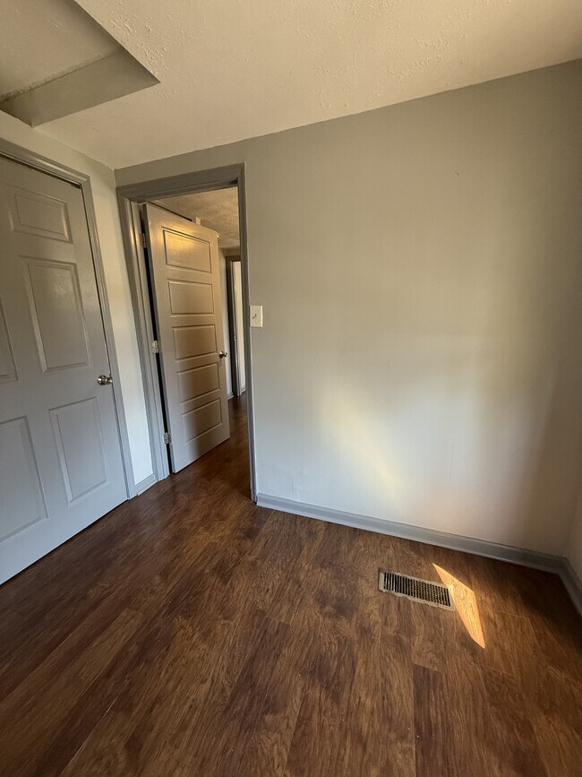 Building Photo - 602 Mitchell Dr